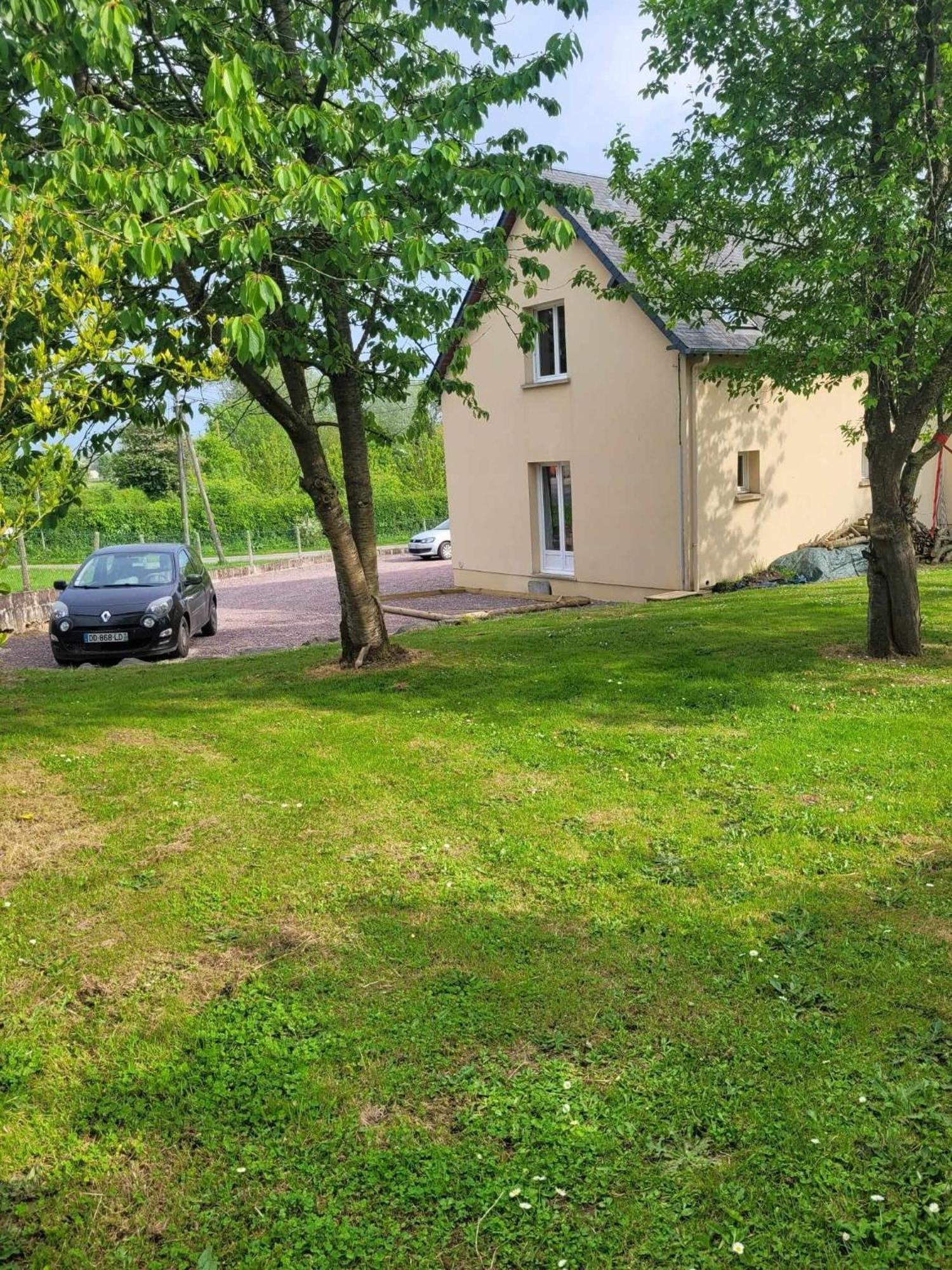 L Etablissement Gold Beach Propose 1 Hebergement , Maison 80M2 Avec Terrain 500M2, Parking Prive A 4 Min Du Port Artificiel D Arromanches, Services Accueil Personnalise, Lits Faits, Serviettes, Menage, Netflix, Wifi Ryes Extérieur photo